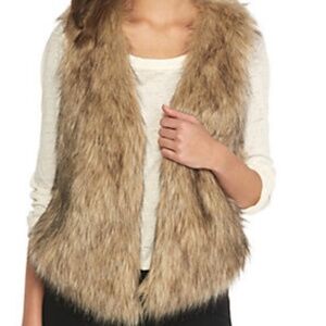 Me Jane Faux Fur vest